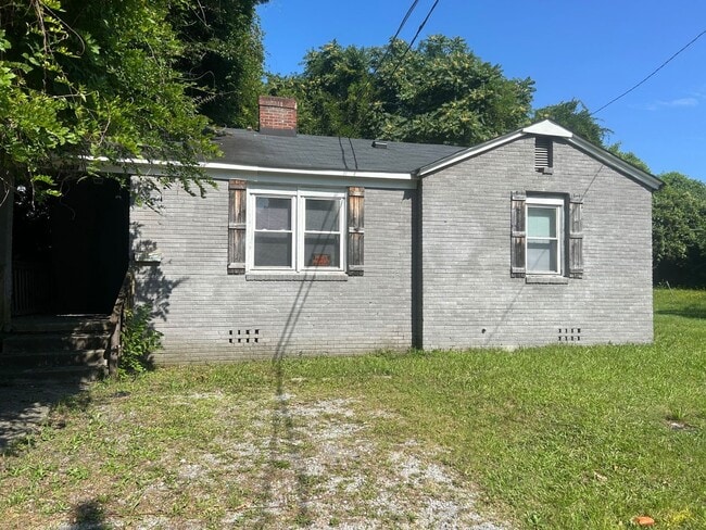 Building Photo - 2203 Braham St