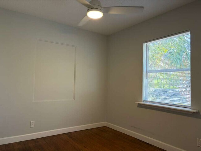 Building Photo - 2 Bedroom Single Family Home in the Desirable Westminster Heights Neighborhood