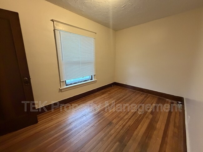 Building Photo - 172-174 Rosewood Terrace