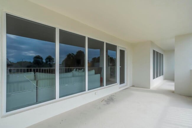 Building Photo - 4301 N Ocean Blvd