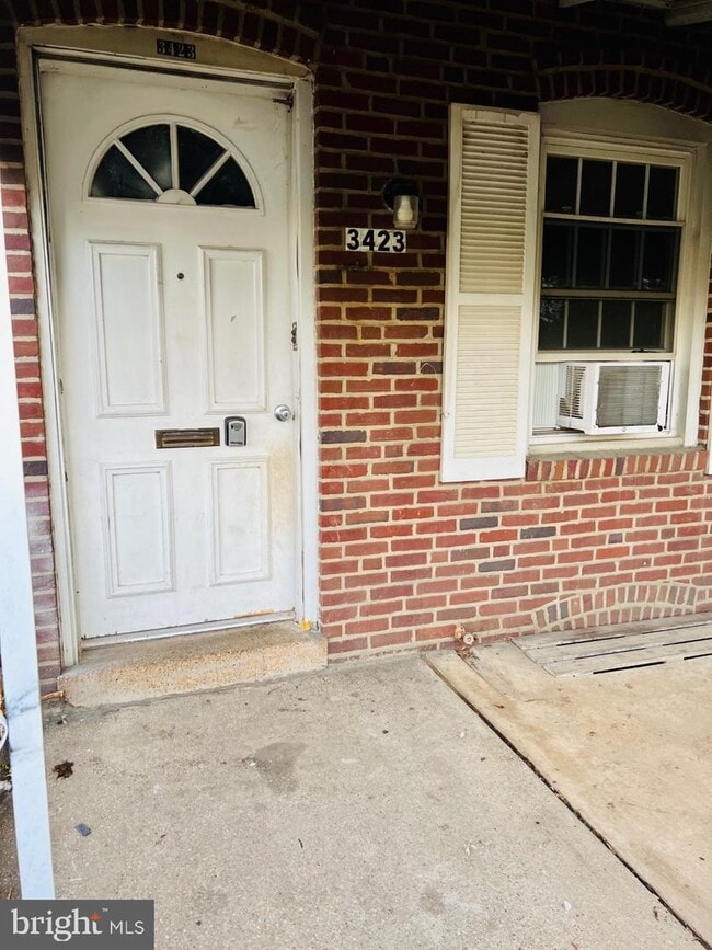 Building Photo - 3423 6th St