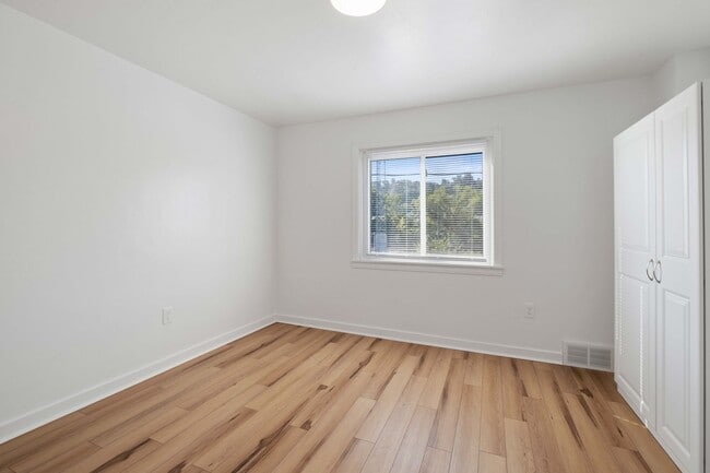 Building Photo - Luxury Rental - Sharpsburg