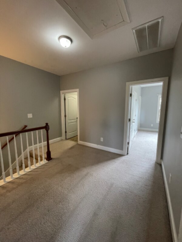 Building Photo - 205 Birdie Ct