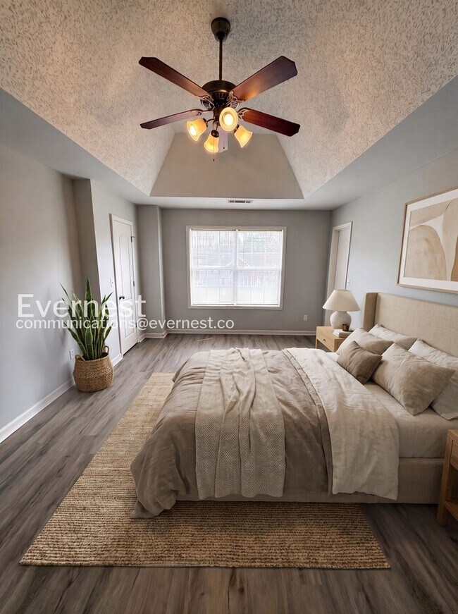 Building Photo - 3 Bed, 2.5 Bath Home with Off-Street Parking / Pet-Friendly / Available Now!