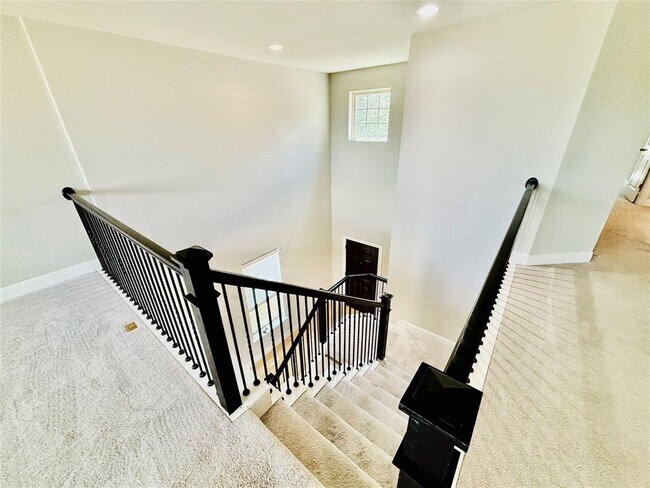 Building Photo - 14001 Salice Dr