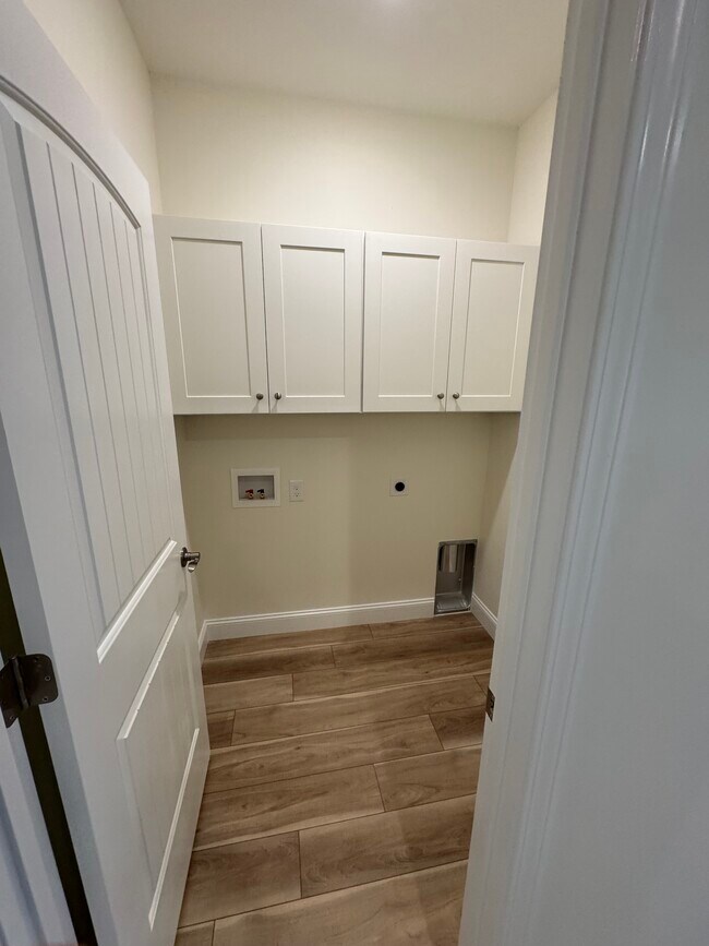 Building Photo - 1331 W Beaver Creek Dr