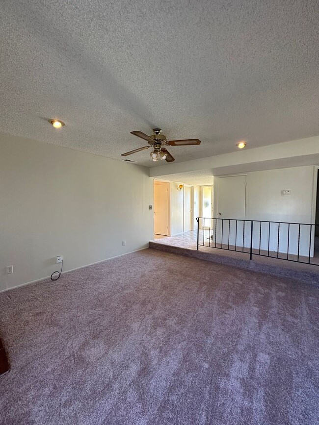 Building Photo - Reduced!!!