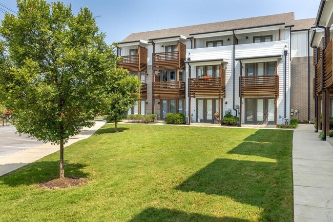 Building Photo - Fully furnished 1 bedroom!