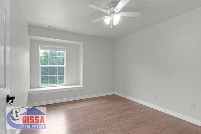 Building Photo - 1043 Longspur Ln
