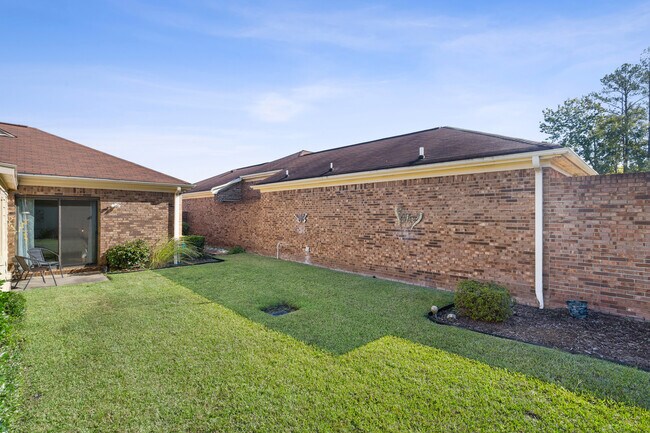 Building Photo - 140 Patio Pl