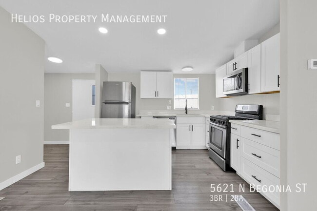 Building Photo - 5621 N Begonia St