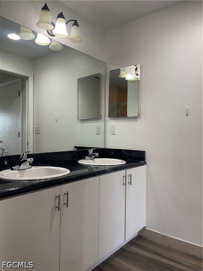 Building Photo - 8555 Bernwood Cove Loop