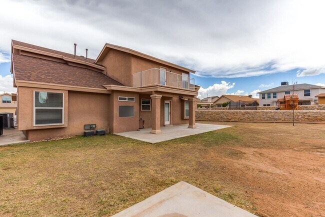 Building Photo - Charming 3-bedroom, 2.5-bathroom Home loca...