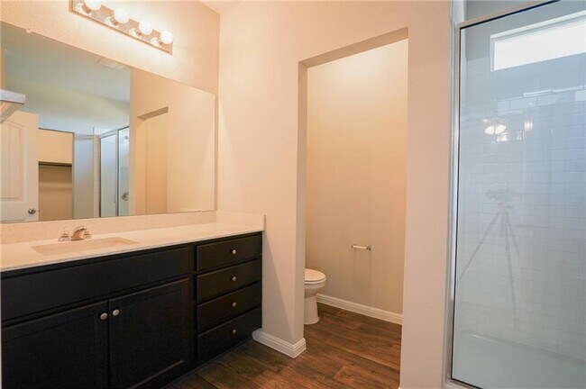 Building Photo - Beautiful and Spacious 4 BR / 3 BA Home fo...