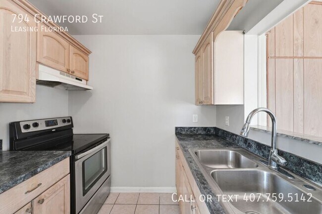 Building Photo - 794 Crawford St