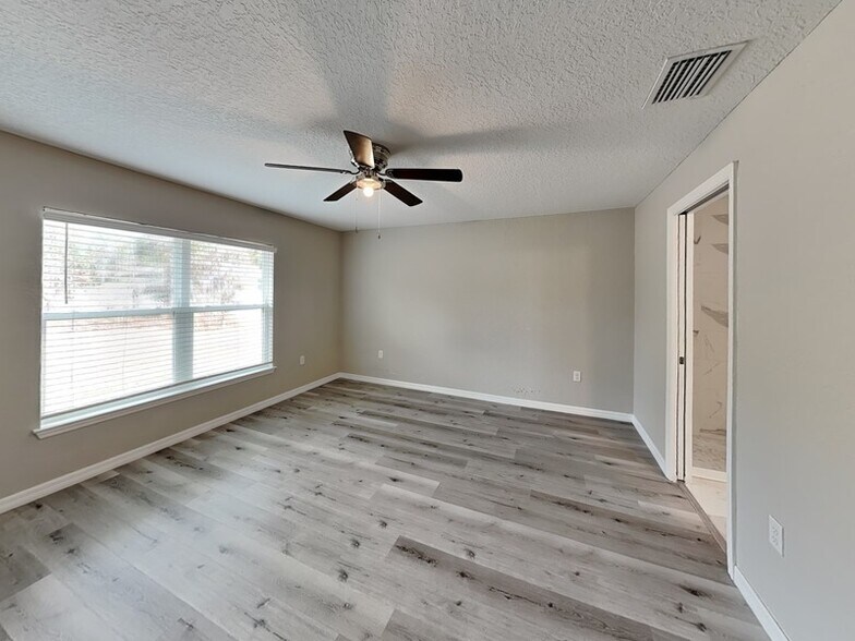 Building Photo - 3099 W Viking Ln