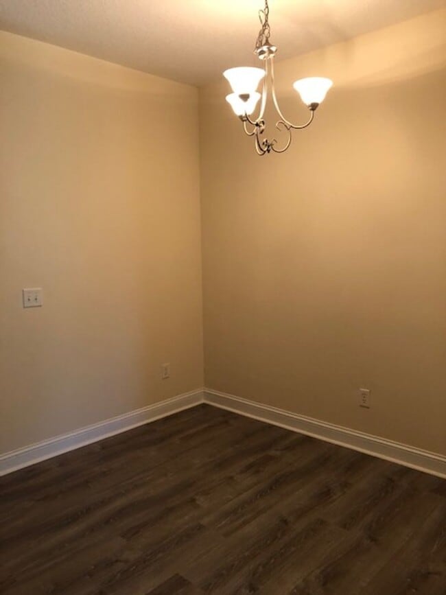 Building Photo - Spacious Two Story, Quiet Neighborhood