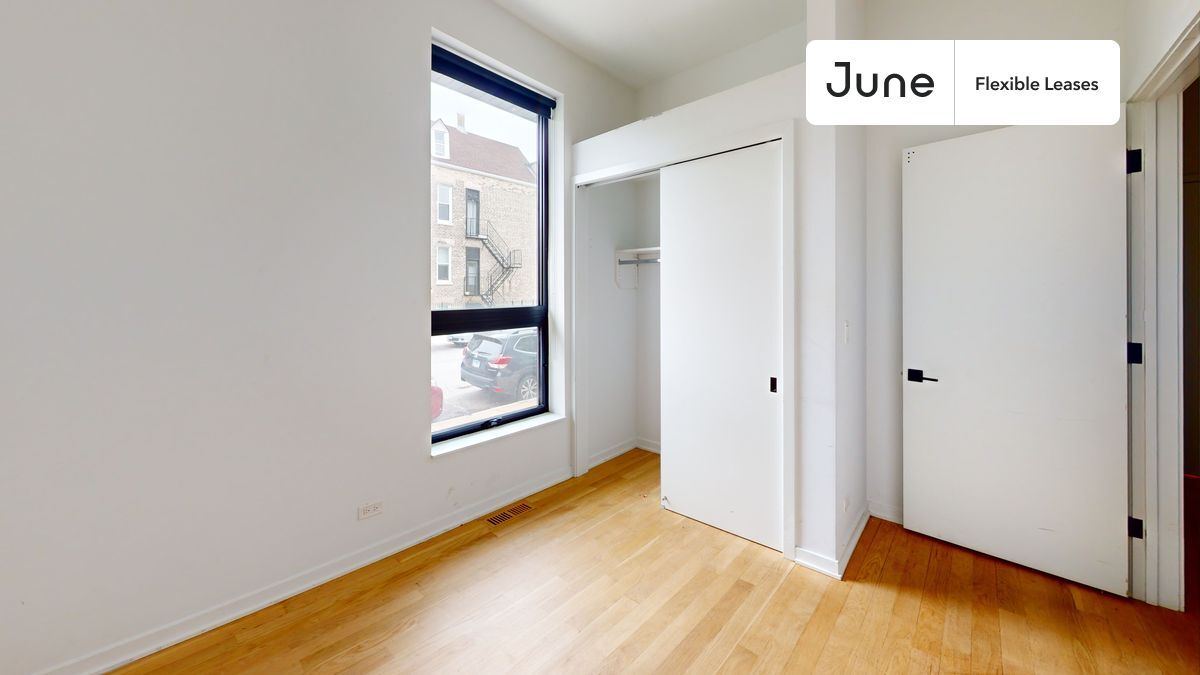 Building Photo - 2122 S Hoyne Ave