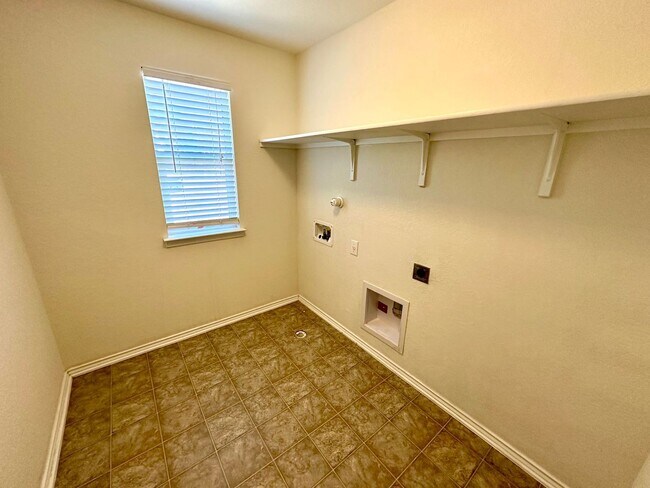 Building Photo - Your Dream Awaits! A Charming 4 bedroom 2....