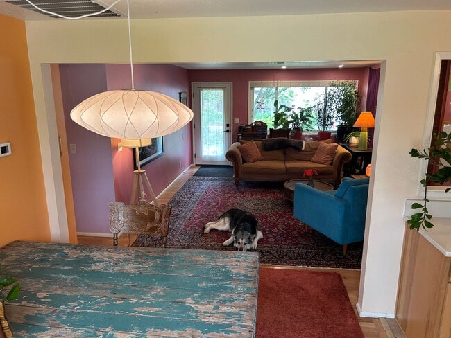 Building Photo - 3 Bedroom single level home w/garage AND free landscaping