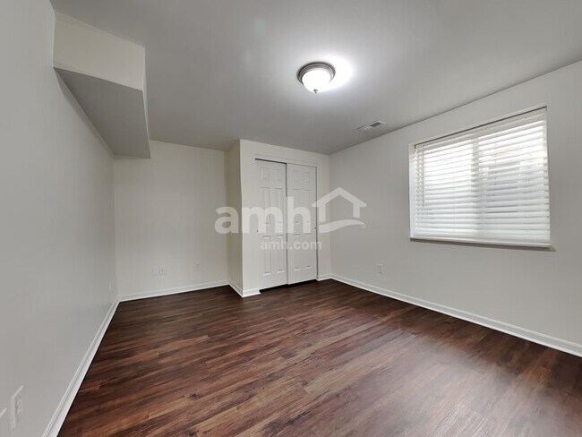 Building Photo - 10728 Sandy Ct