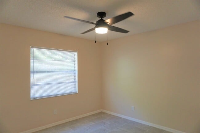 Building Photo - Clermont 2/2 Duplex with Lakeview