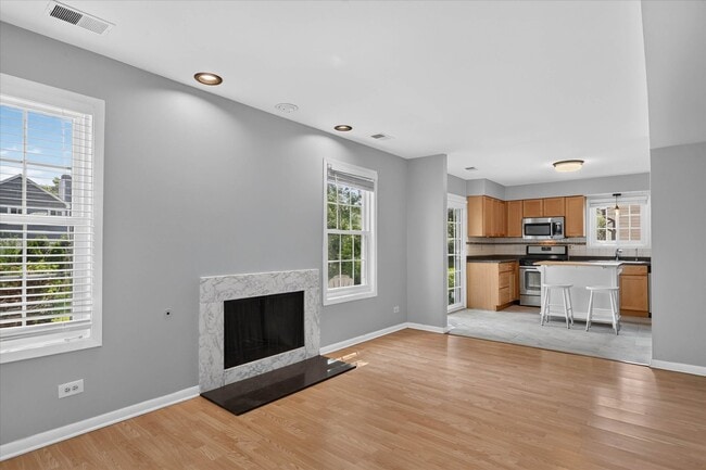 Building Photo - 901 Ashford Ln