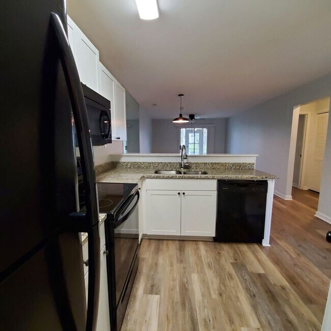 Building Photo - Claypond Village