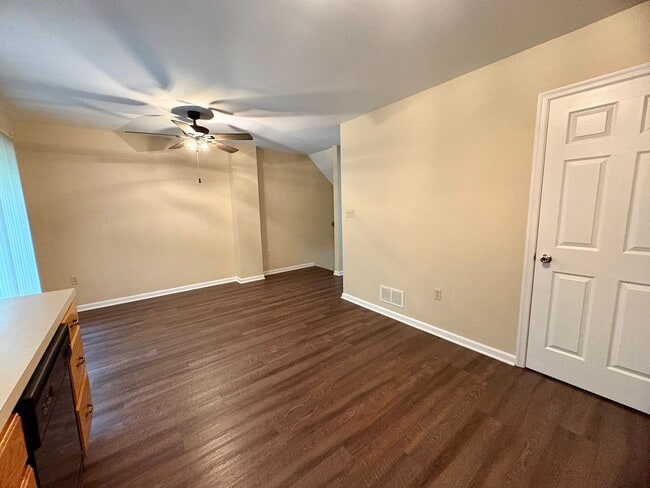 Building Photo - 3 Bedroom 1.5 Bathroom in Elizabethtown!
