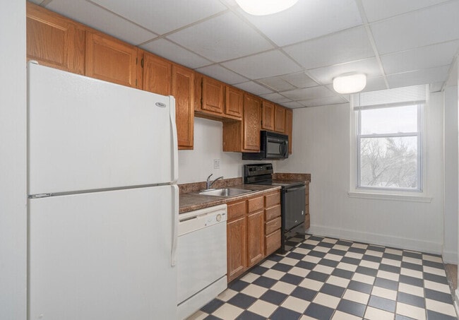 Building Photo - McCallum Apartments