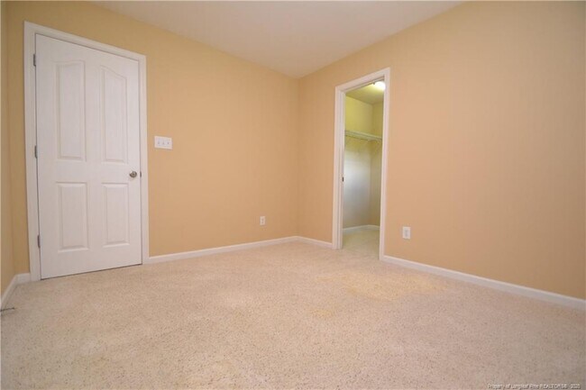 Building Photo - 118 Brookview St