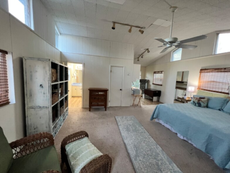 Building Photo - 16142 Spring Branch Trail