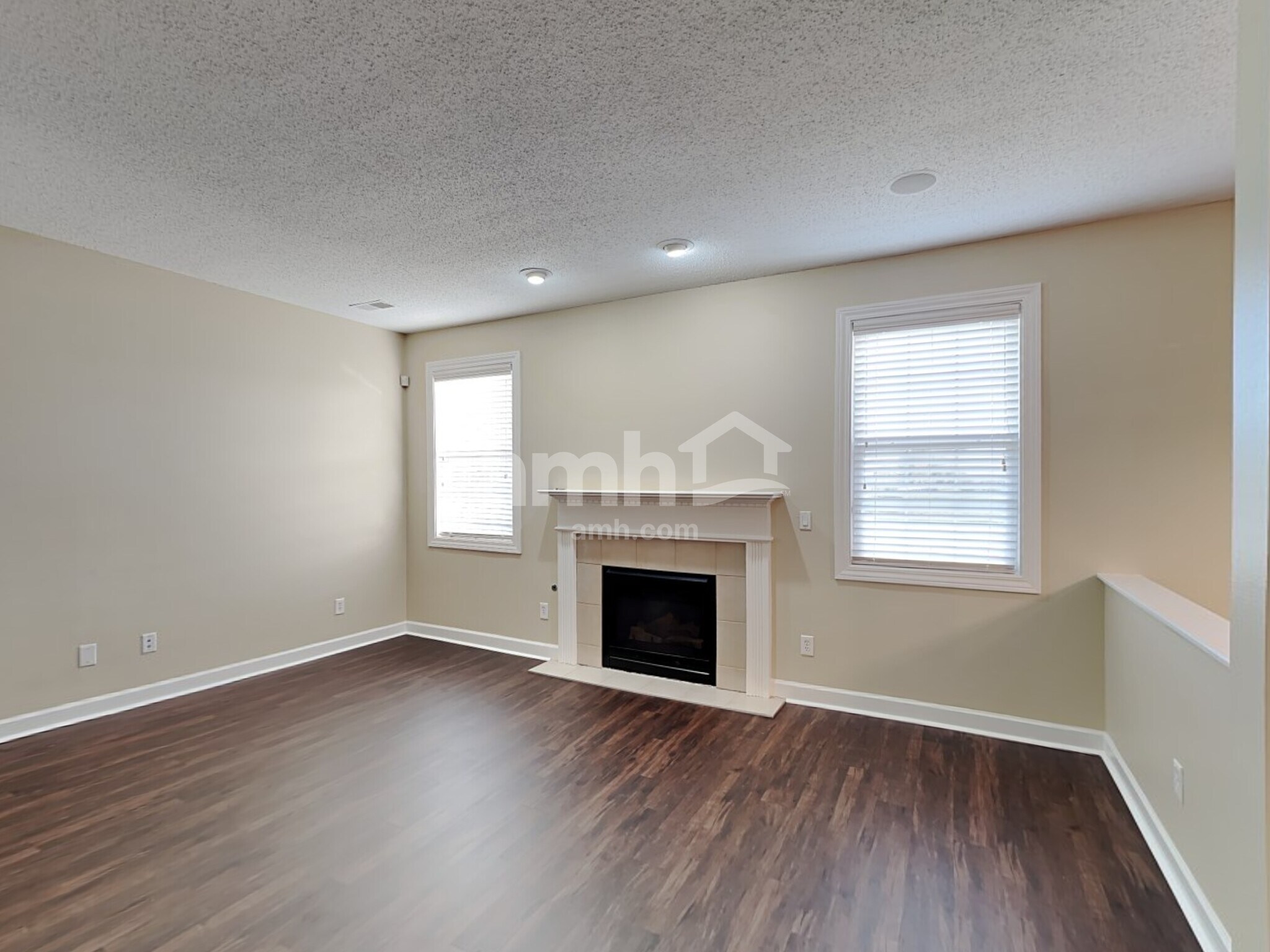 Building Photo - 1071 Sassafras Trl
