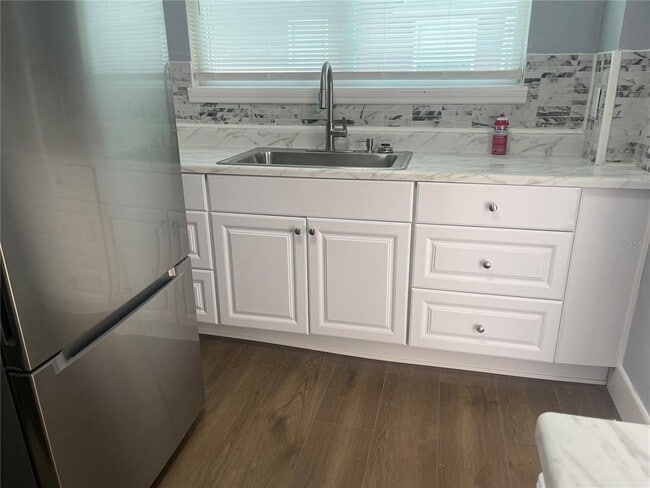 Building Photo - 735 18th St S