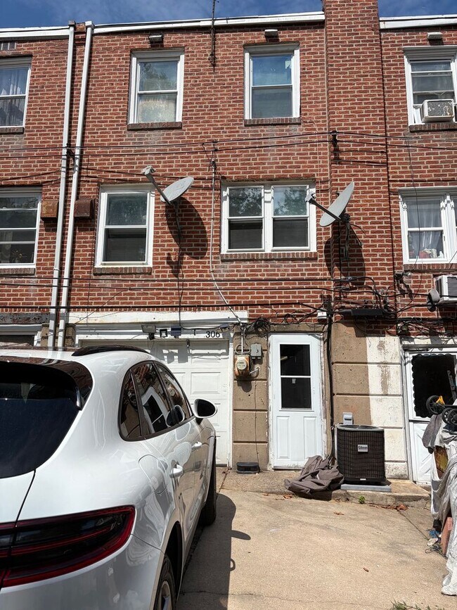 Building Photo - 306 Tribet Pl