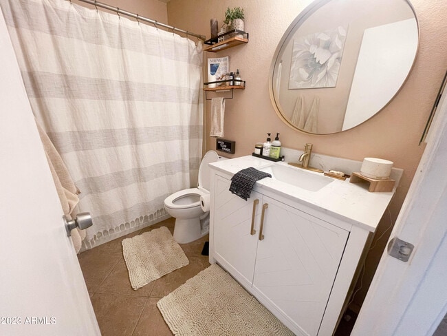 Building Photo - 1077 W Olive Ave