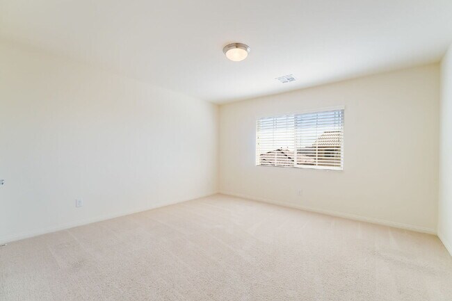 Building Photo - 4 bedroom home, 4 bathrooms,  with a fully self  contained casita with a 3 car garage
