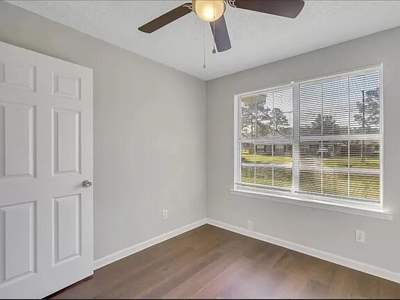 Building Photo - 105 Shayna Dr