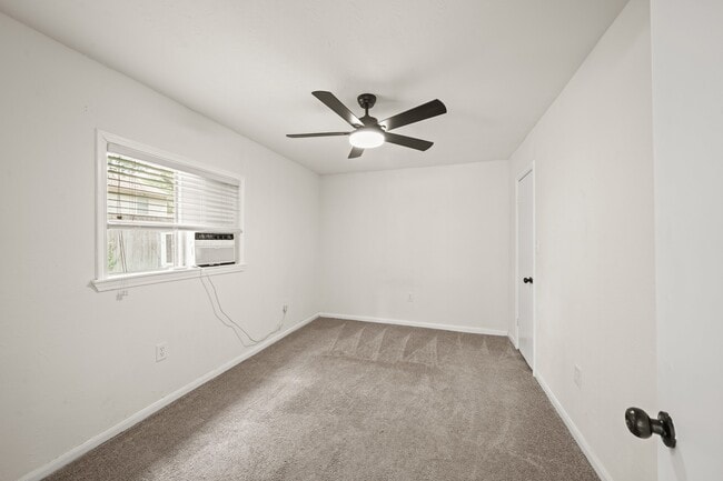 Building Photo - 6711 Pickett Dr