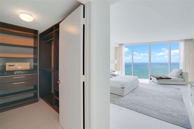 Building Photo - 2711 S Ocean Dr