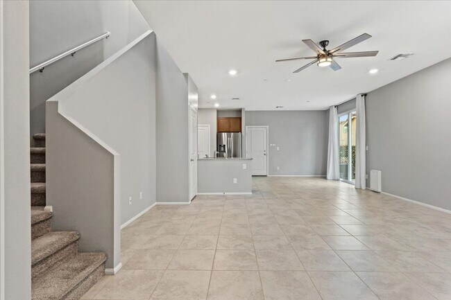 Building Photo - Fabulous Home!