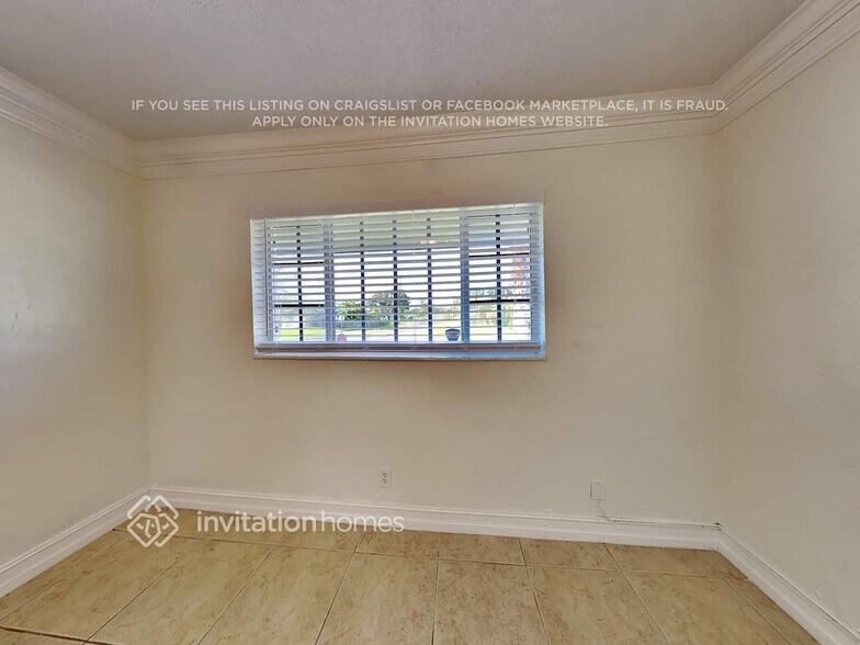 Building Photo - 3283 Florida Blvd