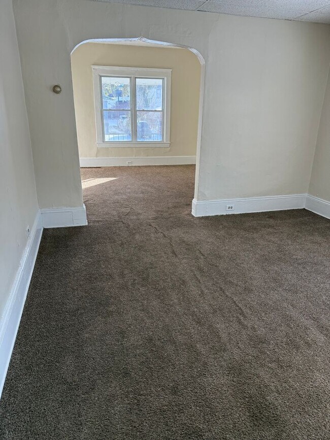 Building Photo - 13113 Benwood Ave