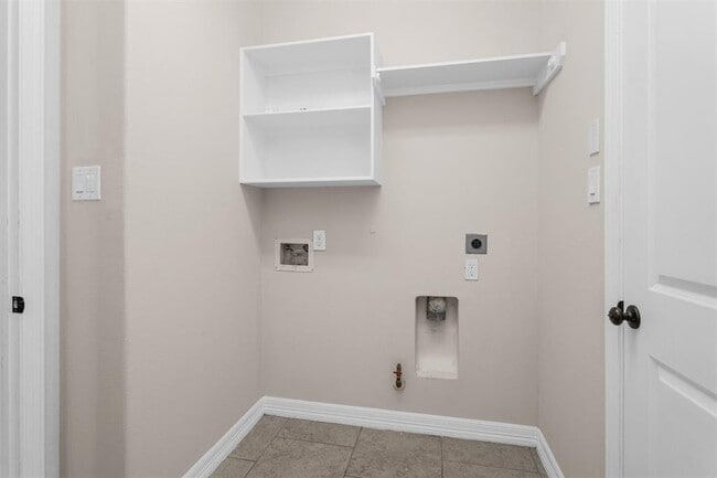 Building Photo - 24015 Richglen Court