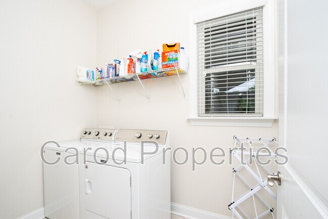 Building Photo - 5000 Hudson Mill Dr
