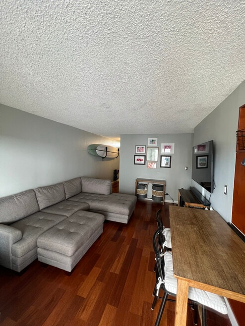 Building Photo - 2609 Ala Wai Blvd