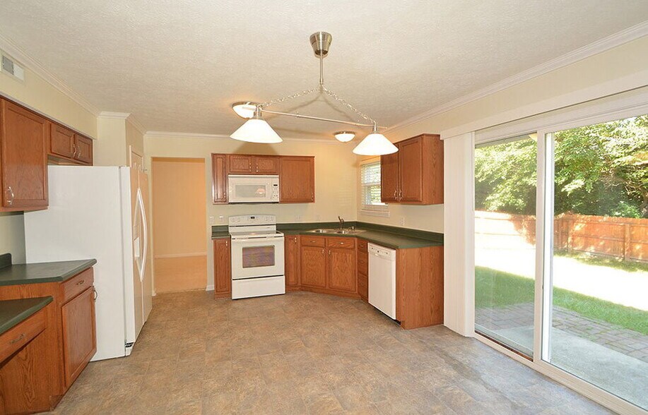 Building Photo - 3146 Crestwell Dr