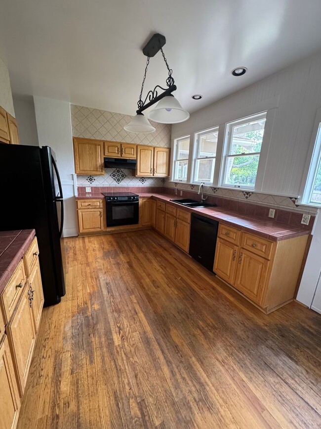 Building Photo - Nice single family home in the "OLD NORTH ...