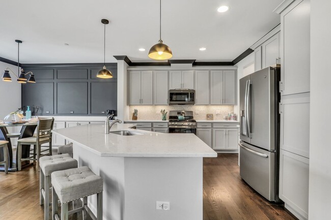 Building Photo - 3227 N Heritage Ln