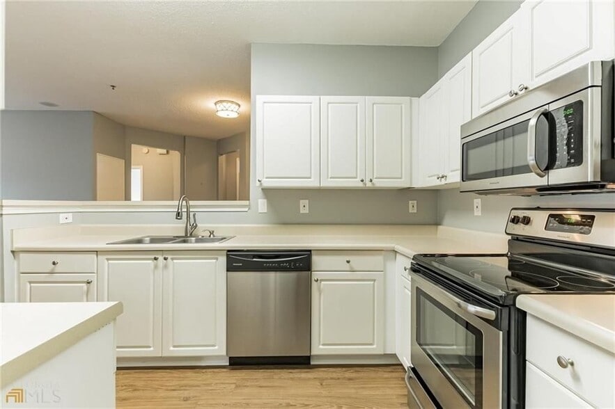 Building Photo - 711 Spring Heights Ln